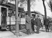 86389 Afbeelding van een reeks electrische trams van het G.E.T.U op de Amsterdamsestraatweg te Zuilen (ter hoogte van ...